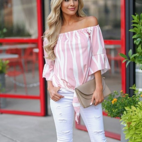 Boutique Tops - New Striped Off shoulder Tie Knot Bell…